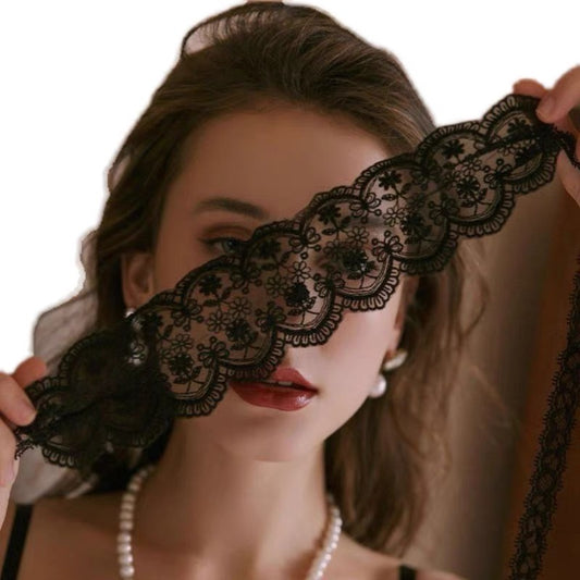 Lace Mask Blinder